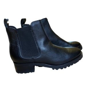 Talbots black leather “blundstone style” boots